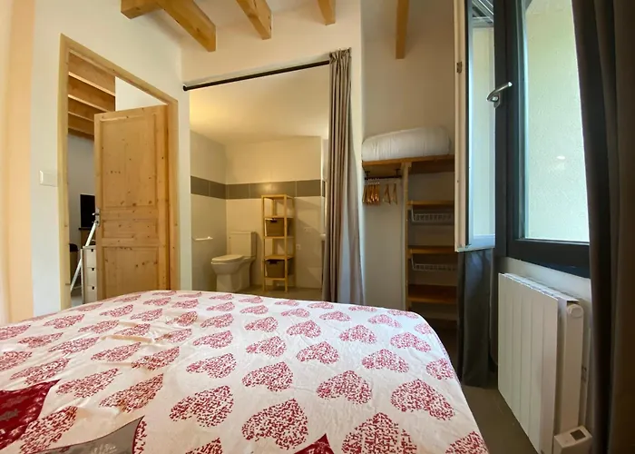 Le Grand Bleu Bordes-de-Riviere