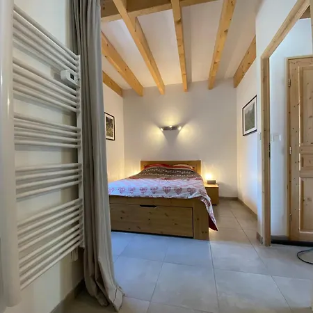 Le Grand Bleu Bordes-de-Riviere